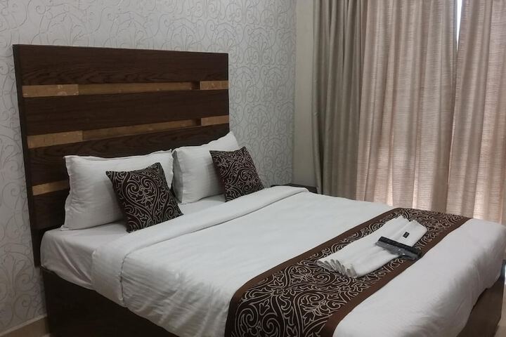 Room 18 of 30