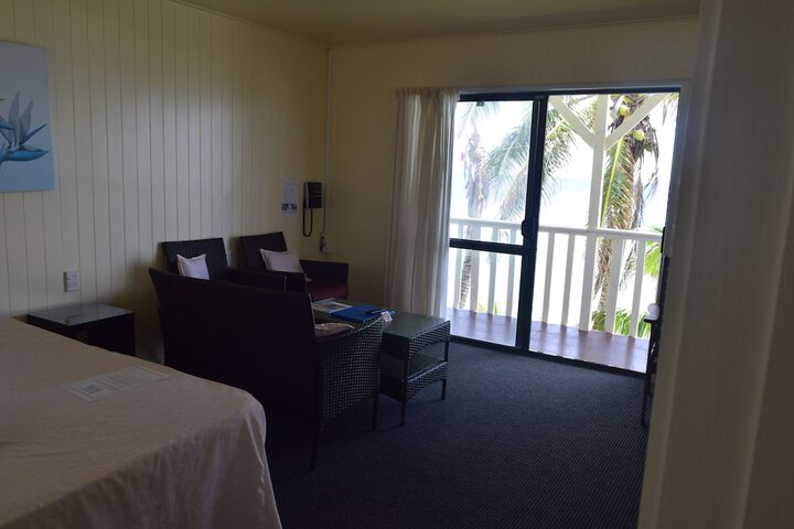 Room 32 of 79