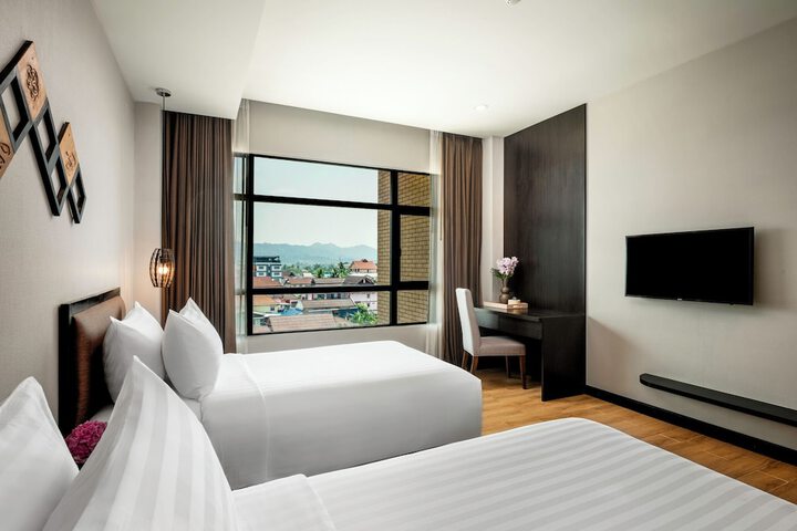 Room 28 of 67