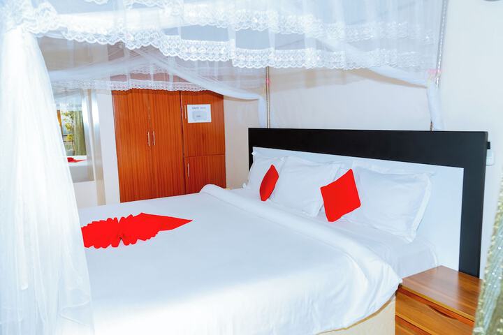 Room 16 of 103