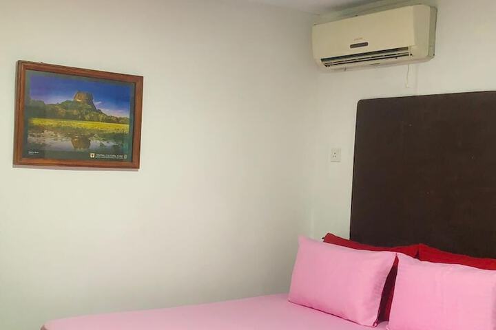 Lake Front Cottage Sigiriya