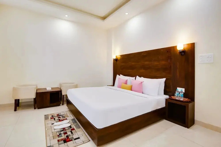 Room 6 of 29