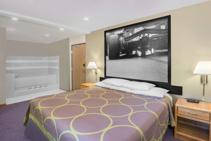 1 King Bed (7 of 11)