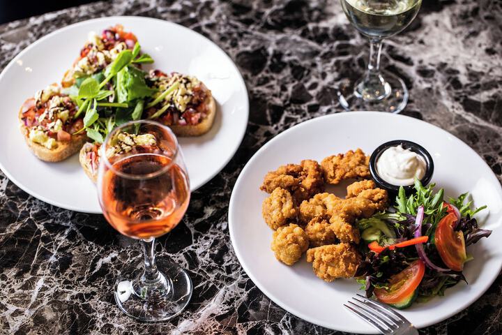 Dining 85 of 143