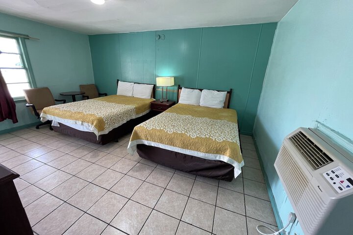 Standard Double Room (4 of 6)