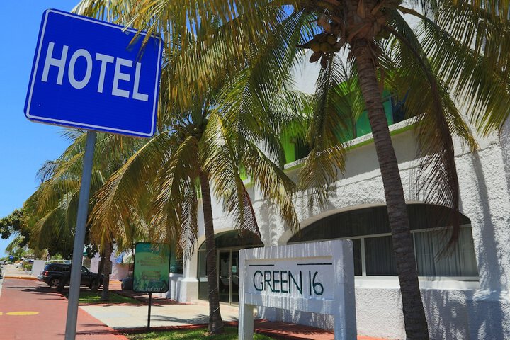 Hotel 90 of 93