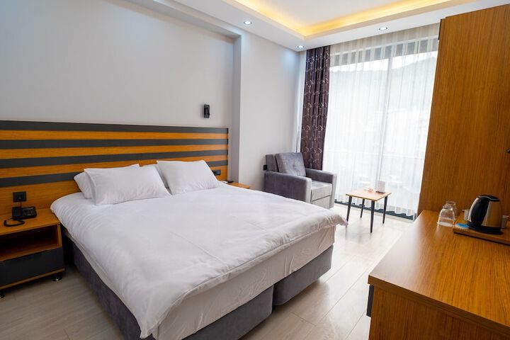 Room 5 of 42