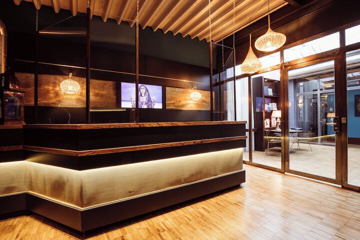 Guest Lobby