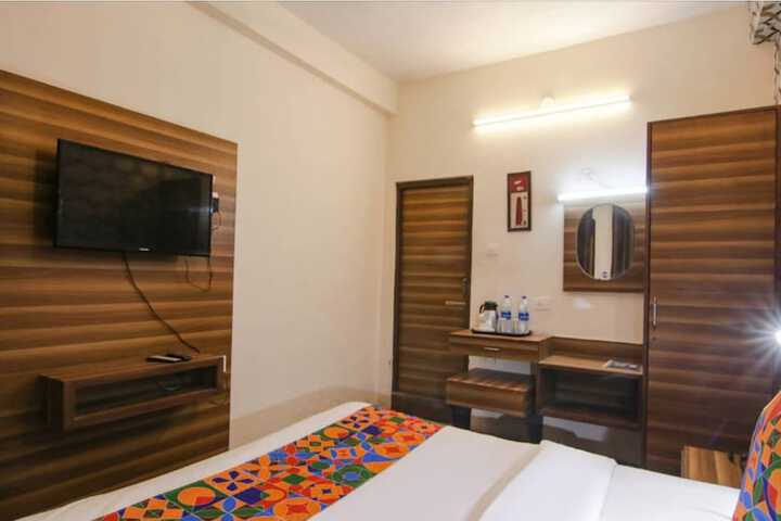 Room 2 of 9