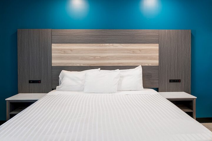 Room 1 of 13