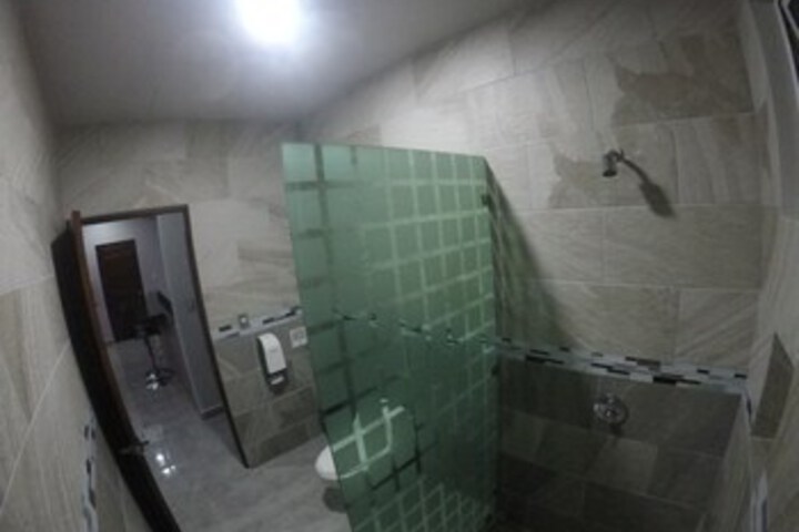 Room 9 of 78