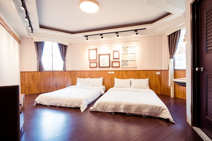 Room 6 of 232