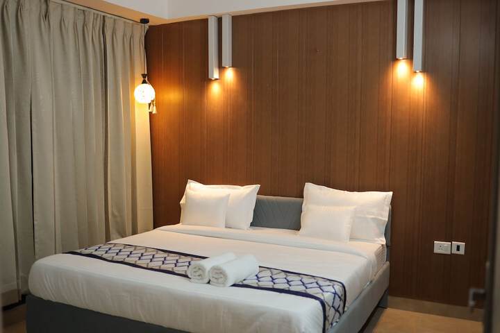 Room 2 of 11