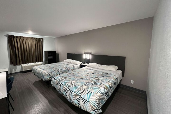 Room 9 of 35
