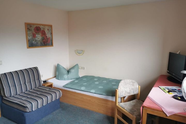 Room 4 of 26