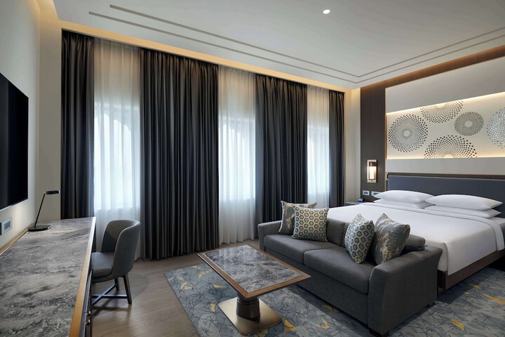 Room 18 of 154