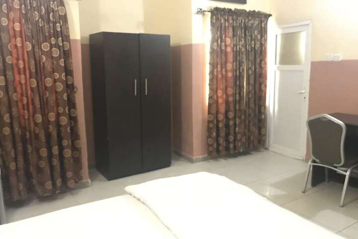 Room 14 of 29