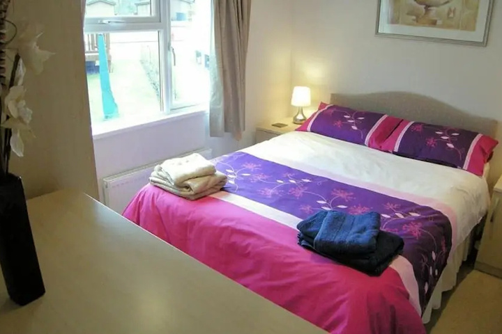 Room 4 of 12