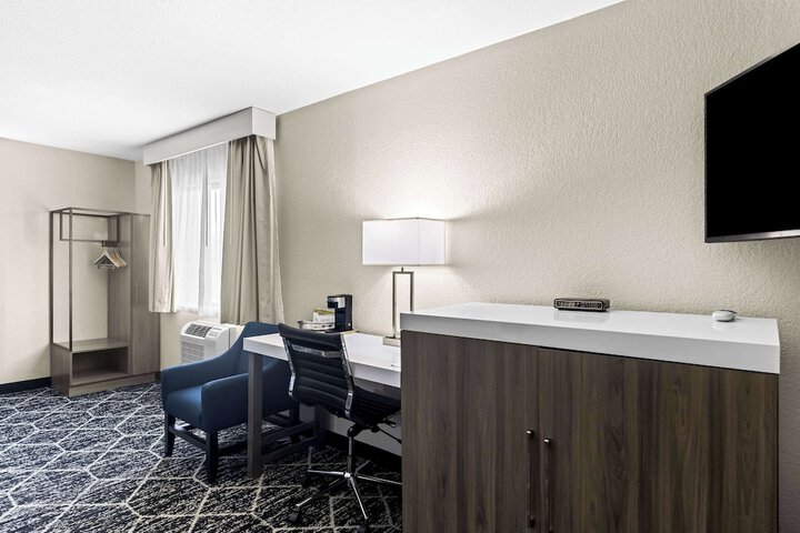 Room 18 of 41