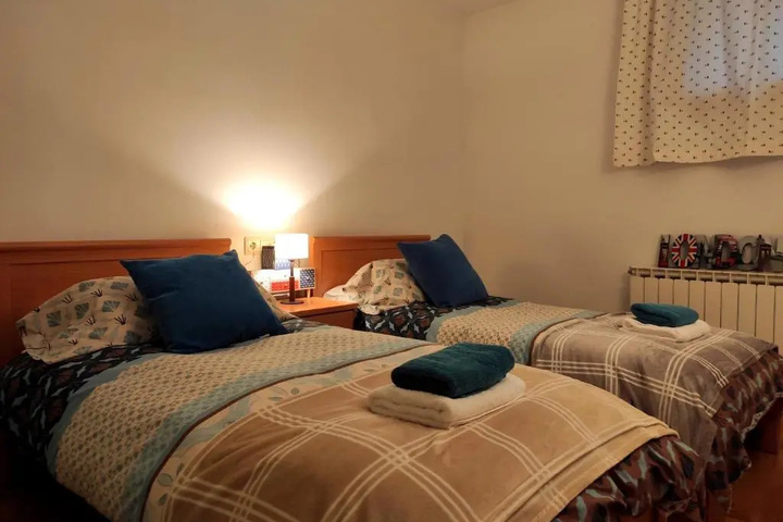 Room 4 of 4