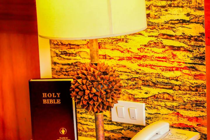 Room amenity