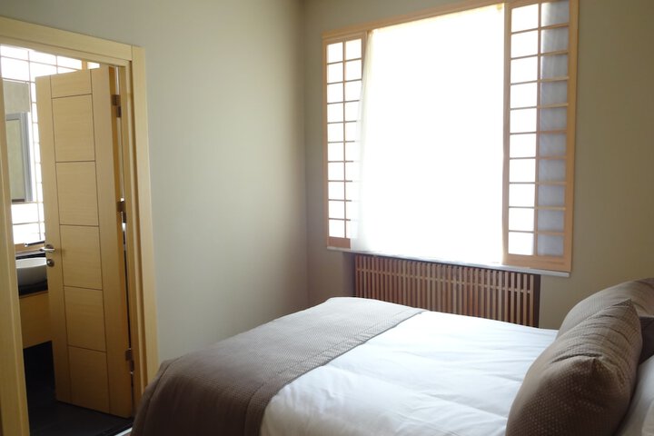 Room 12 of 105