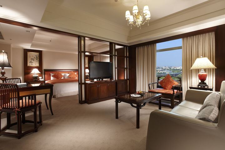 Room 8 of 40