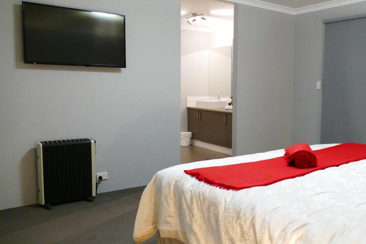 Room 2 of 5