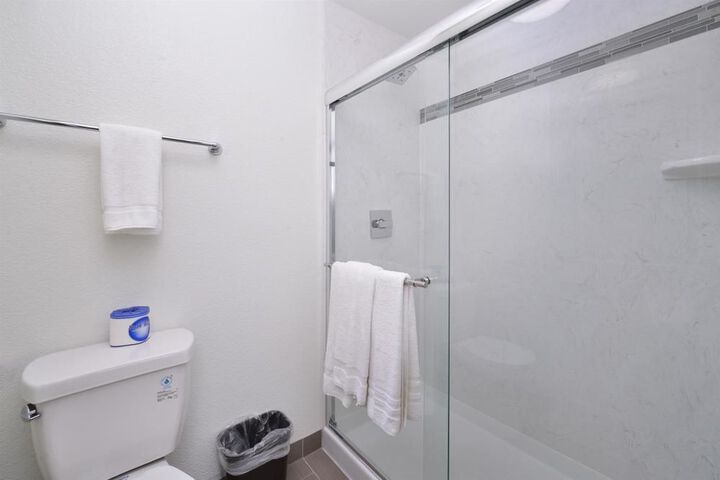 Room 14 of 23