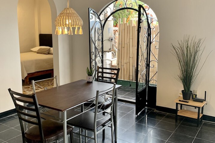 Room 6 of 17