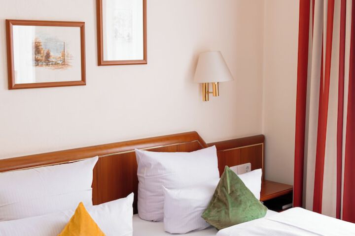 Room 10 of 51