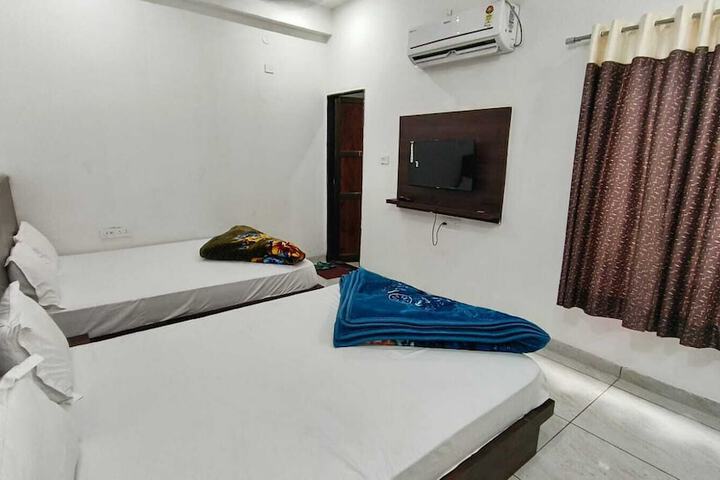 Room 19 of 35