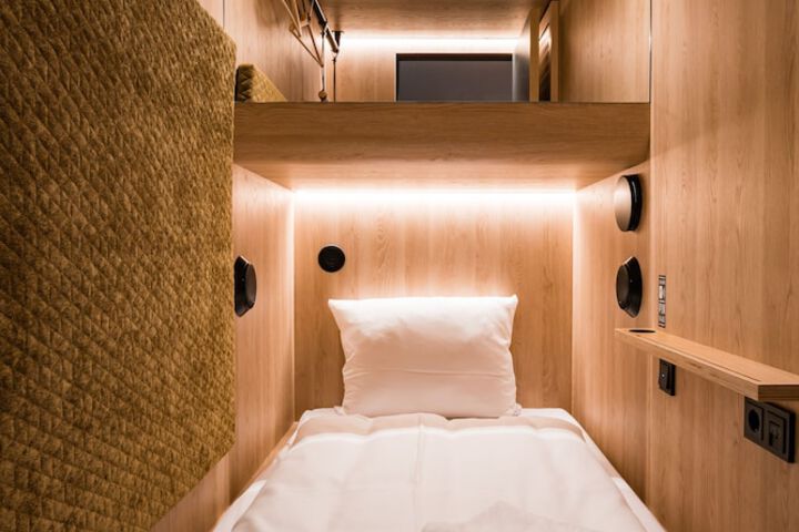 Room 20 of 118