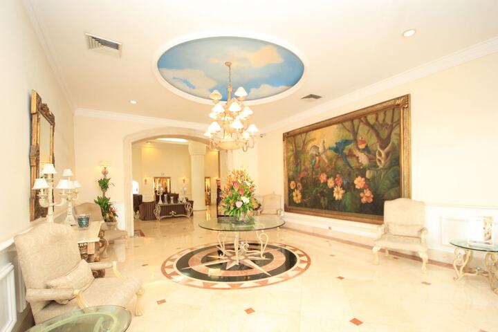 Entrance & Lobby