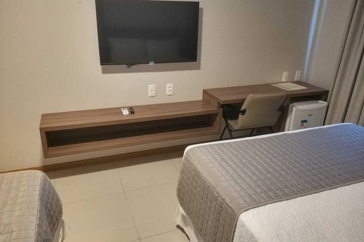 Room 16 of 38