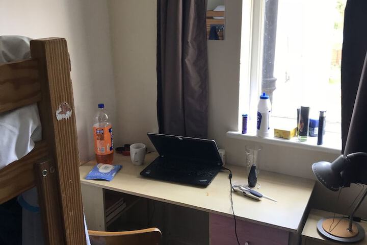 Room 13 of 26