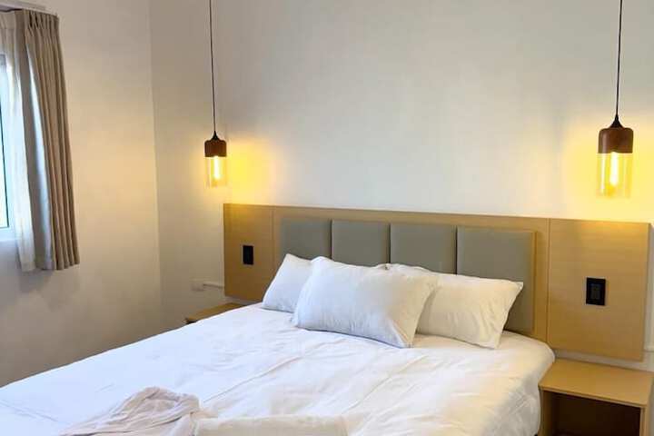 Room 72 of 339