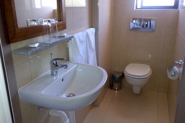 Room 16 of 29