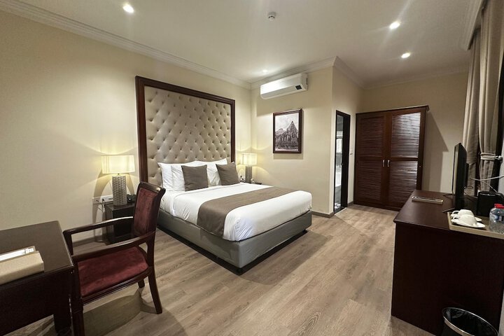 Room 37 of 99