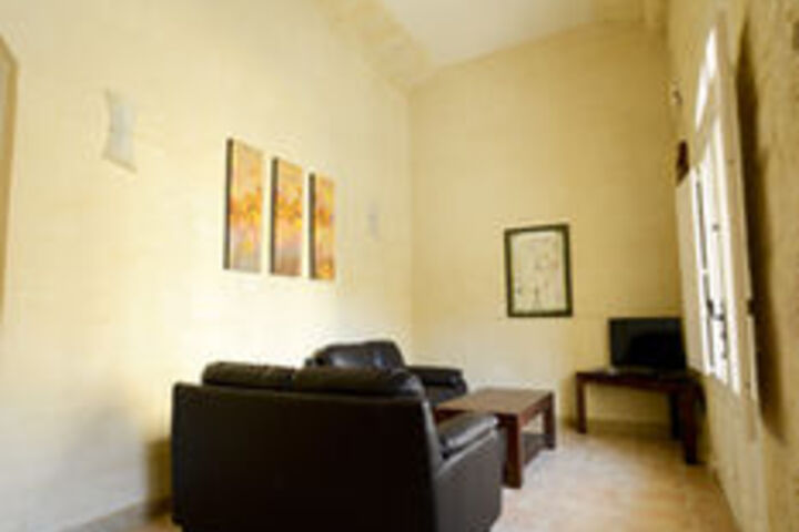 Room 27 of 80