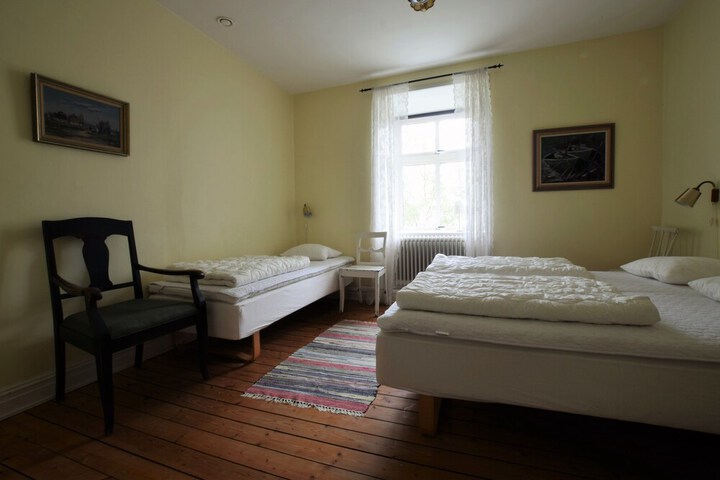 Room 10 of 46