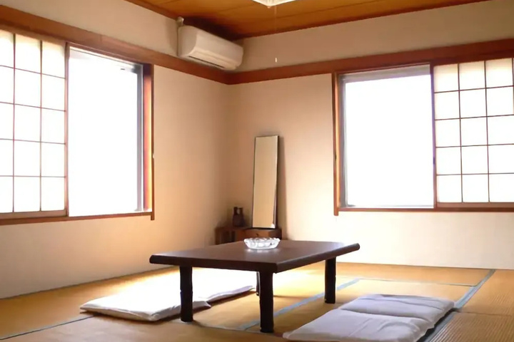 Room 3 of 7