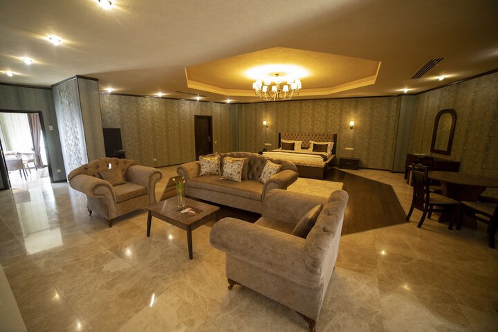 Room 45 of 160