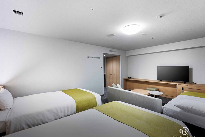 Room 12 of 49