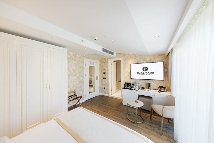 Room 15 of 36