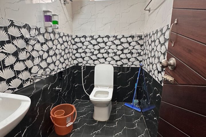 Room 20 of 34