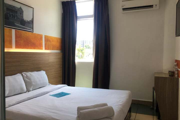 Room 21 of 38
