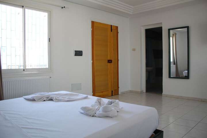 Room 78 of 153