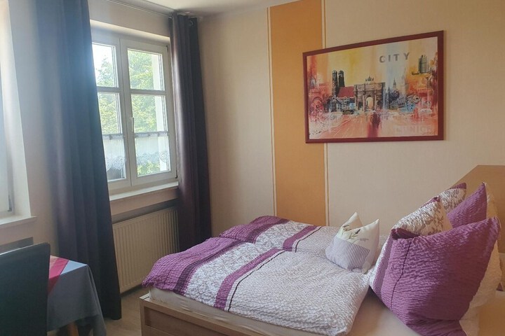 Room 4 of 25