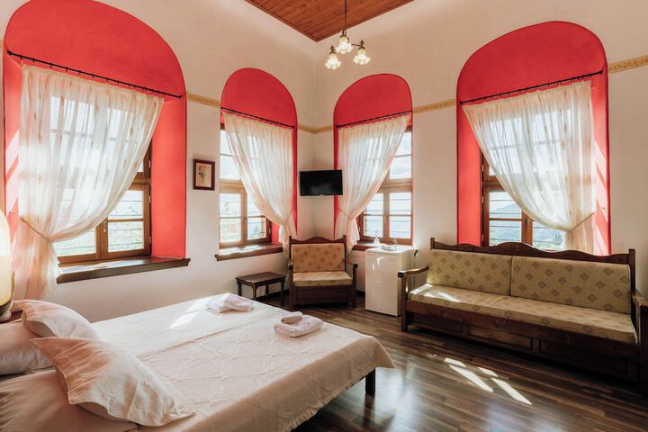 Room 4 of 46